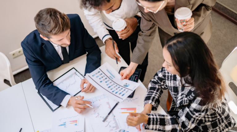 How to Build a Profitable Partnership with DecoratorAdvice: The Interior Designer’s Guide to Affiliate Success